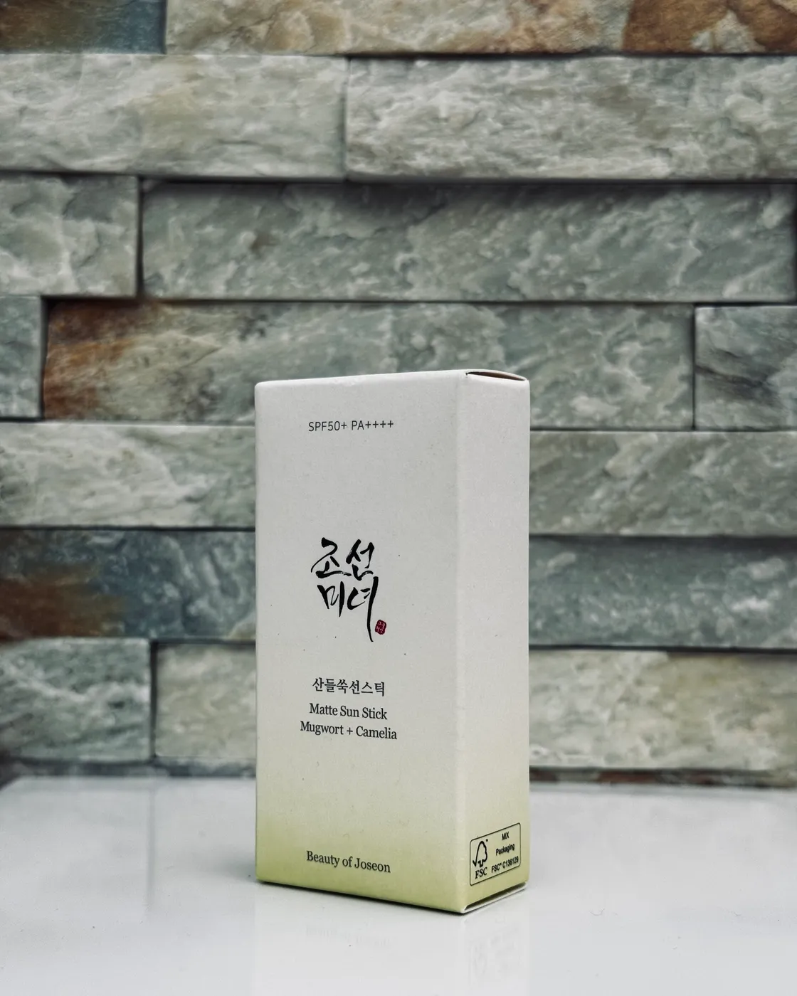 Matte Sun Stick 18g (Mugwort + Camelia)
